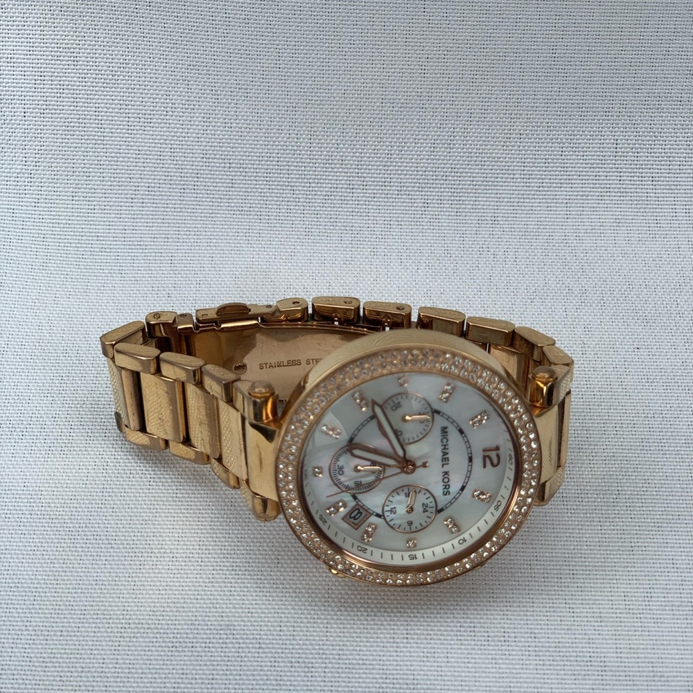 Micheal Kors Gold Ladies Watch - Picture 3 of 4